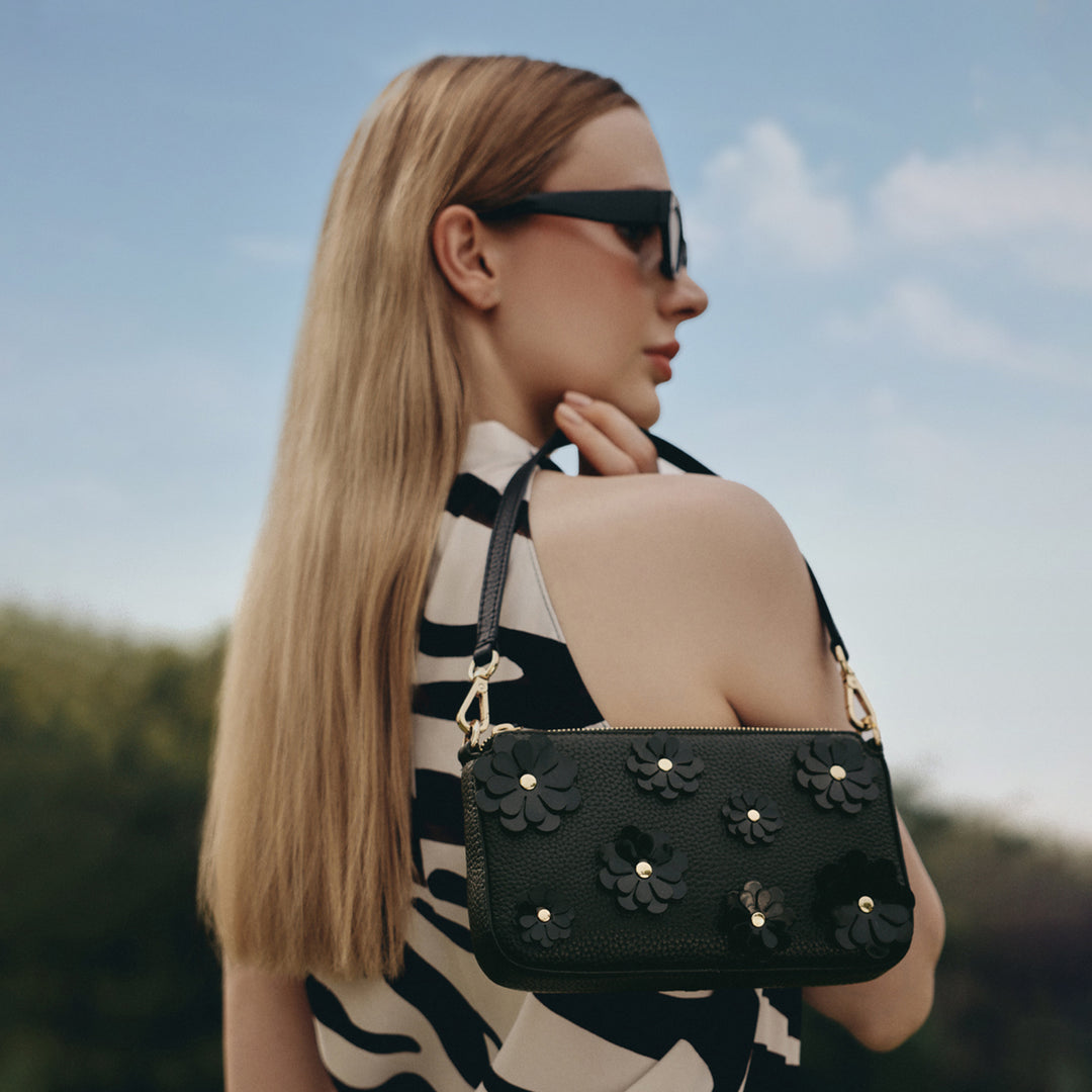 Small Wax Leather Baguette - Black