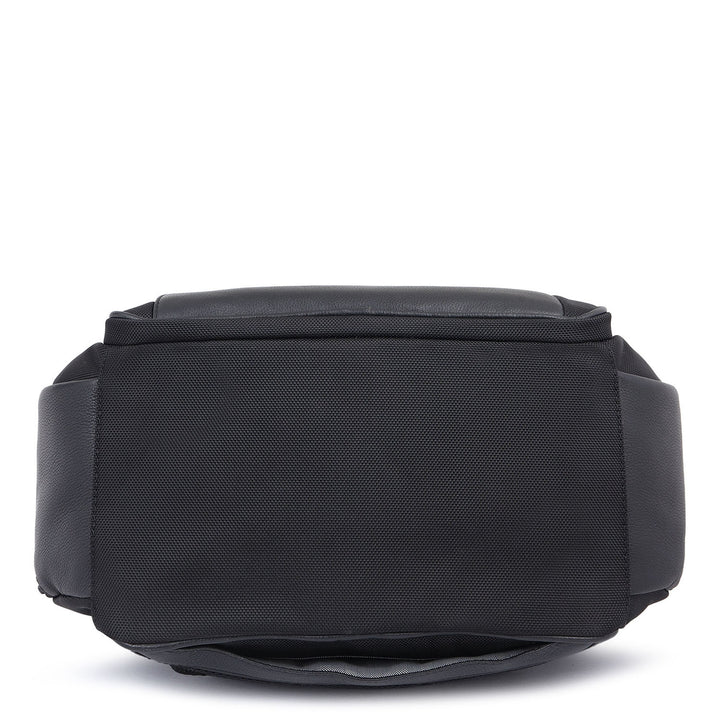 Mova Backpack (M) - Black