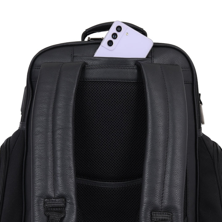 Mova Backpack (M) - Black