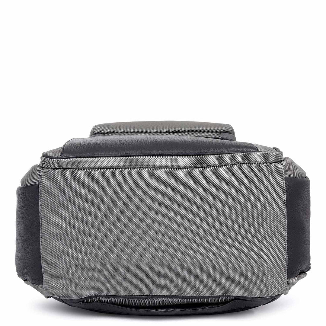 Mova Backpack (M) - Grey & Black